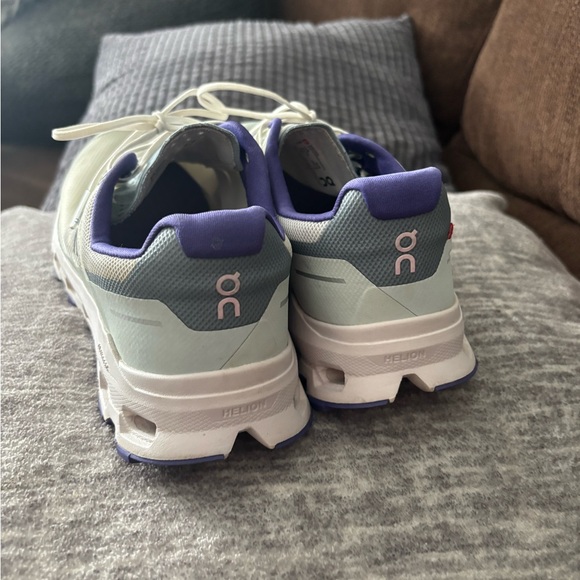 On Running White and Purple Sneakers - Picture 4 of 7